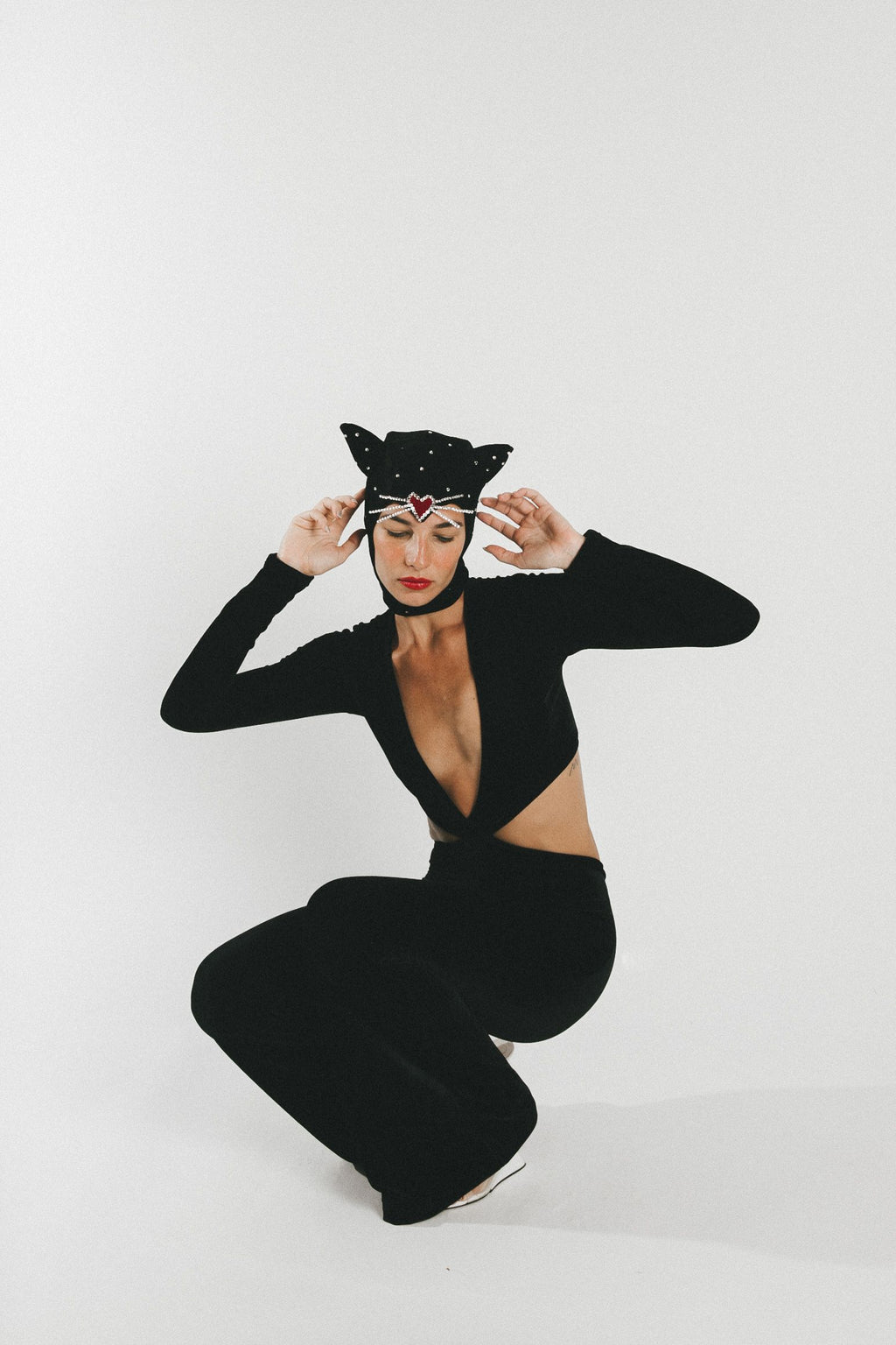 THE BLACK KITTY BONNET